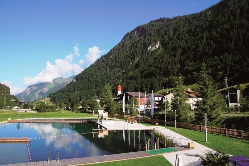 Apartamento Gaestehaus Zum Baeren Wald am Arlberg Exterior foto