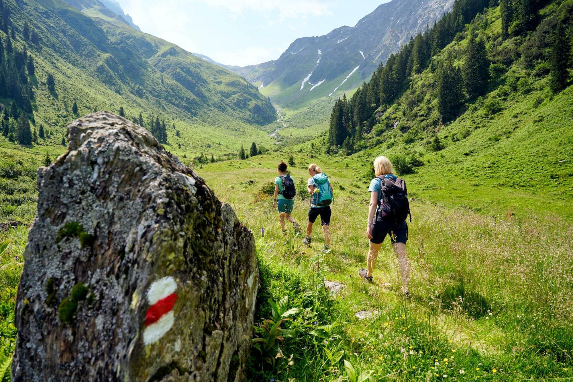 Apartamento Gaestehaus Zum Baeren Wald am Arlberg Exterior foto